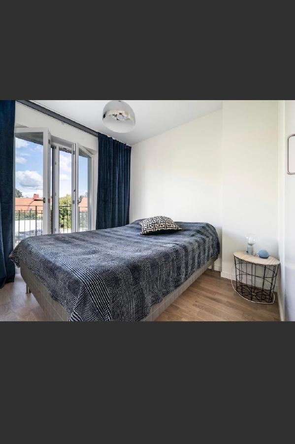 Central Apartment 5Min Drive To The Airport. 斯德哥尔摩 外观 照片